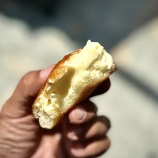 Crème brûlée puff