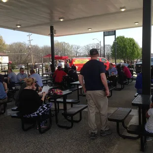 Packed dining section at lunch, Memphis Food Truck Park