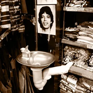 Water fountain in store?