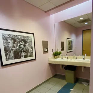 Women's Bathroom - Sinks