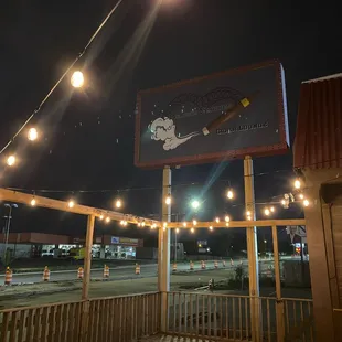 the outside of the restaurant