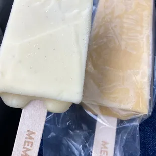 eggnog (left) and pumpkin cheesecake (right) flavored Mempops