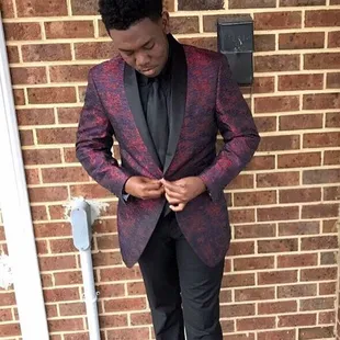 Burgandy shawl lapwl luxury tux style blazer