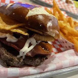 couch potato burger (with no onion)
