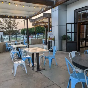 Plenty of outdoor (and indoor) seating!