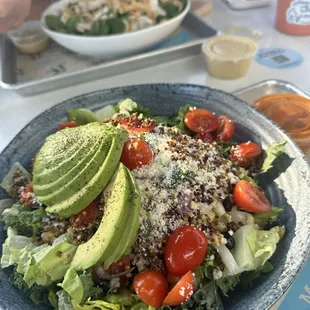 Avocado & Quinoa Superfood Ensalada