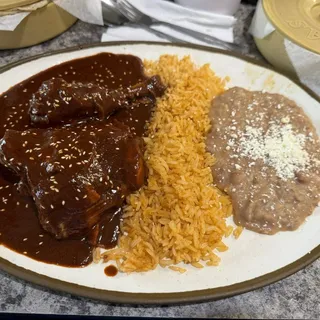 Mole con Pollo
