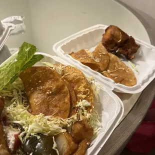 Las enchiladas no son doradas, ni se doblan así