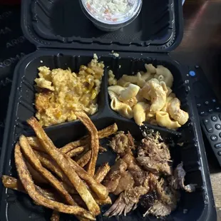 Decent food with ridiculously small portions $25 for the sampler special food truck Wednesday in Millersville.