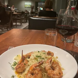 Grilled Shrimp Fettuccine in Garlic Sauce