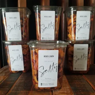 six containers of menta limon