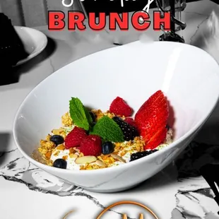 a bowl of cereal and berries