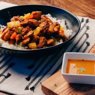 Chicken Bowl with White Rice and Fusion Sauce.