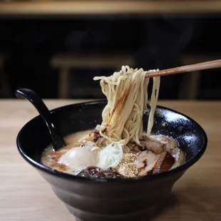 Black Tonkotsu Kuro  : @andrewloves_