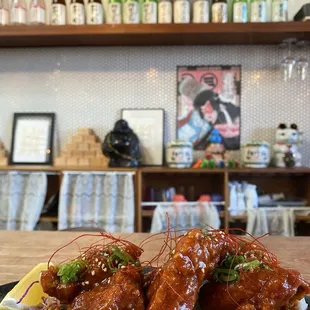 food, chicken wings and fried chicken