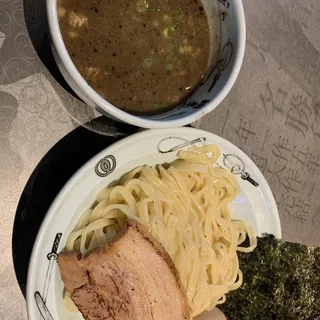 Black tsukemen