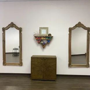 Colors and mirrors