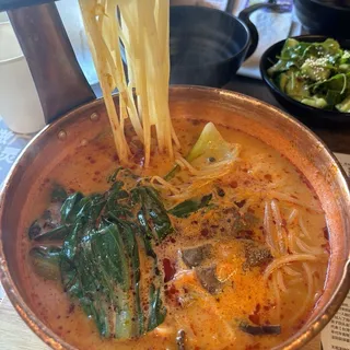 Spicy Beef Shank Rice Noodles