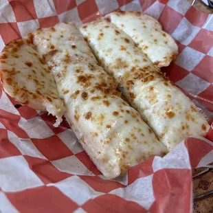 Excellent cheese bread!