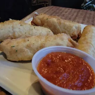 Wonton Mozzarella Sticks