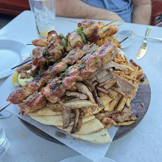 Meraki Gyro Platter