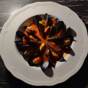 Mussels in Salsa Brava