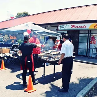 Gran Celebración de Memorial Day, en Mercado California !