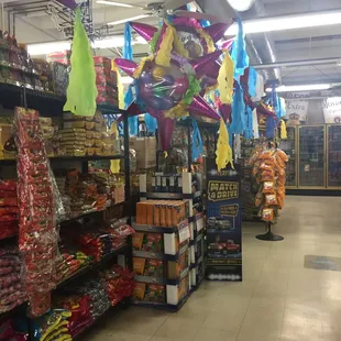 Piñatas y dulces mexicanos