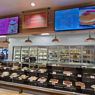 What a beautiful display of their cake! I'm getting Portos vibes . 11/19/2023