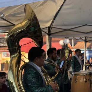 LIVE Banda on Sundays