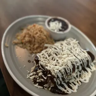 a plate of mexican food