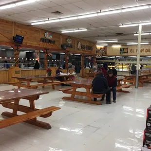 Mercado Y Carniceria El Mesquite
