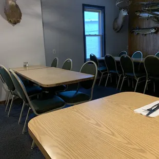 Wall decor in small dining room.