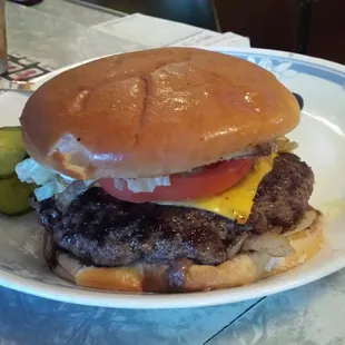 Solid burger. No frills, just fresh meat, great sear, and a minimalist approach.