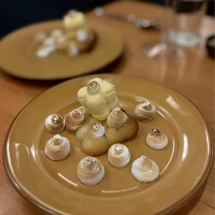 "Humpty Dumpty": Warm Butter Cake w/ lemon meringue alaska - 15 courses // $185 pp (1/2025)