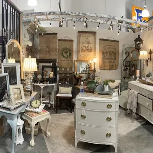 Vintage home decor booth 173