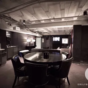 Main room in the green room. There are two more small rooms on the left with nice and clean showers with towels!  TM office too