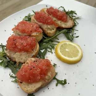 Pan con tomate. Heaping servings of tomato, unlike what you find in Spain, which is just a smear of tomato. Really celebrates the fruit.