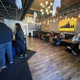 sushi and sashimi, interior