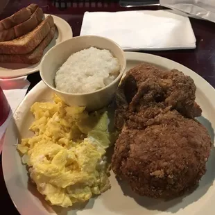 PORCHOPS &amp; EGGS with grits