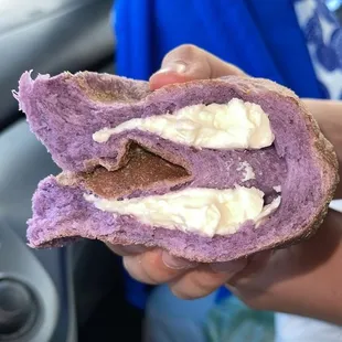Ube Pan de Sal