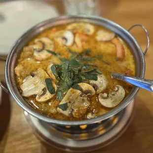 Tom Kha