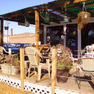 Merlin's has outdoor seating!