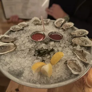 1 dozen of 5 different oysters