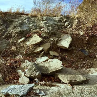 Cement wall broken into pieces and falling.  Be careful!  11/24/2017