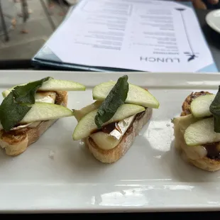 Apple Brie Crostini
