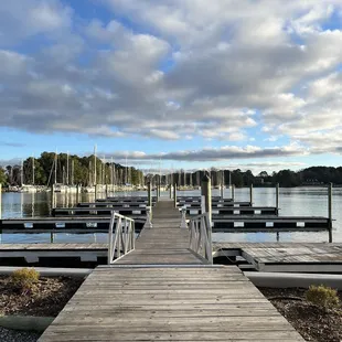 Outdoor dock you can walk to