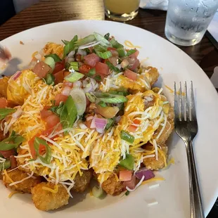 The loaded arts with tots