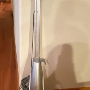 TOP CORD BROKEN OFF-BOTTOM CORD HOOK INTACT-B4 VISIT STEAMER WAS LIKE BRAND NEW