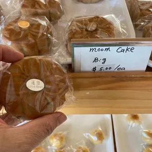 Big moon cake with variety of fillings but no egg yolk is $5.00 each